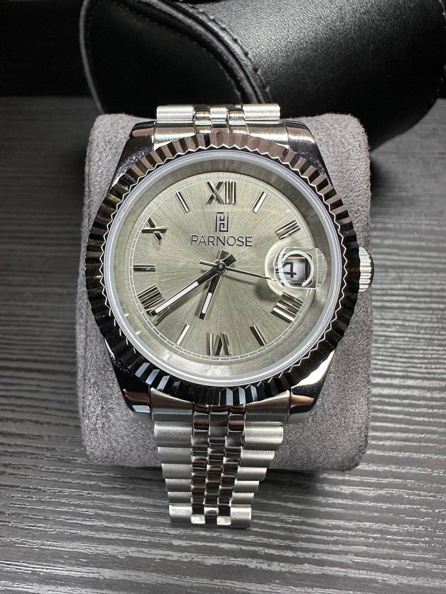 Classic Date - Frosted